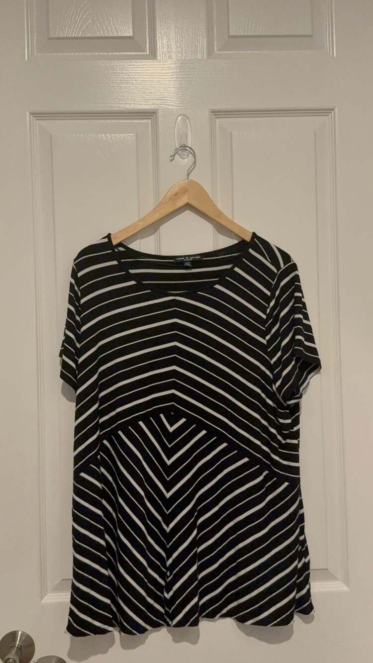 Cable & Gauge Black and White Striped Short Sleeve Top